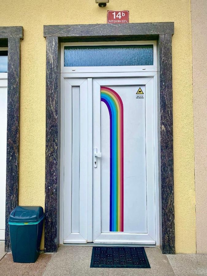 Rainbow House Rooms Μαριμπόρ Εξωτερικό φωτογραφία