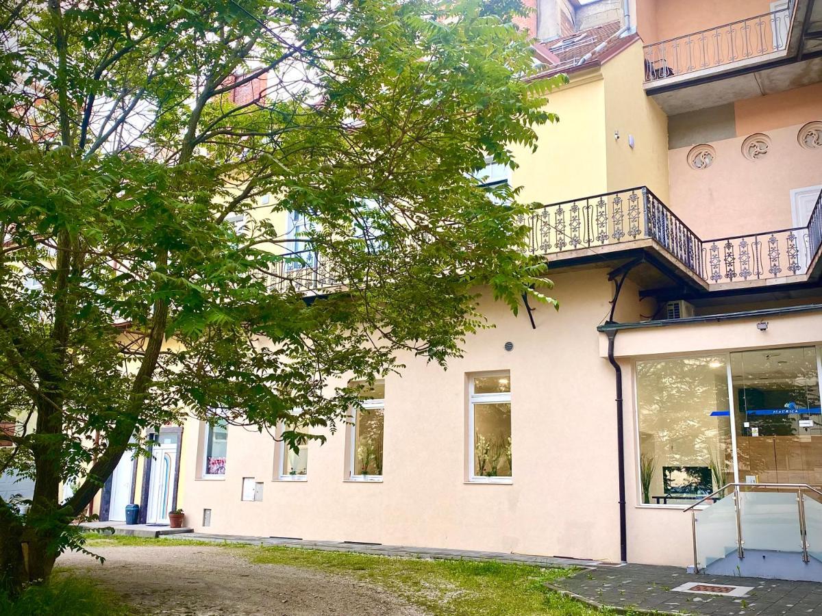Rainbow House Rooms Μαριμπόρ Εξωτερικό φωτογραφία